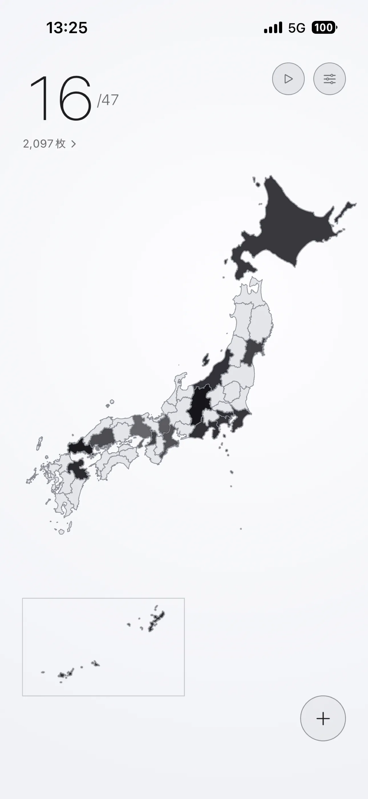 JPphoto の日本地図画面。訪れた都道府県が写真の枚数に応じて濃く塗られている。